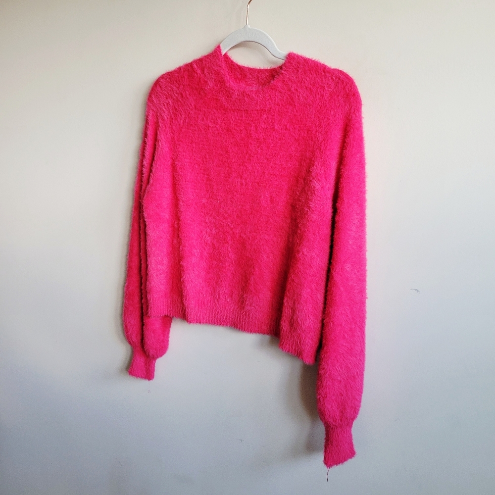 Southern Shirt Cropped Feather Sweater In Pink‎ - Picture 5 of 8